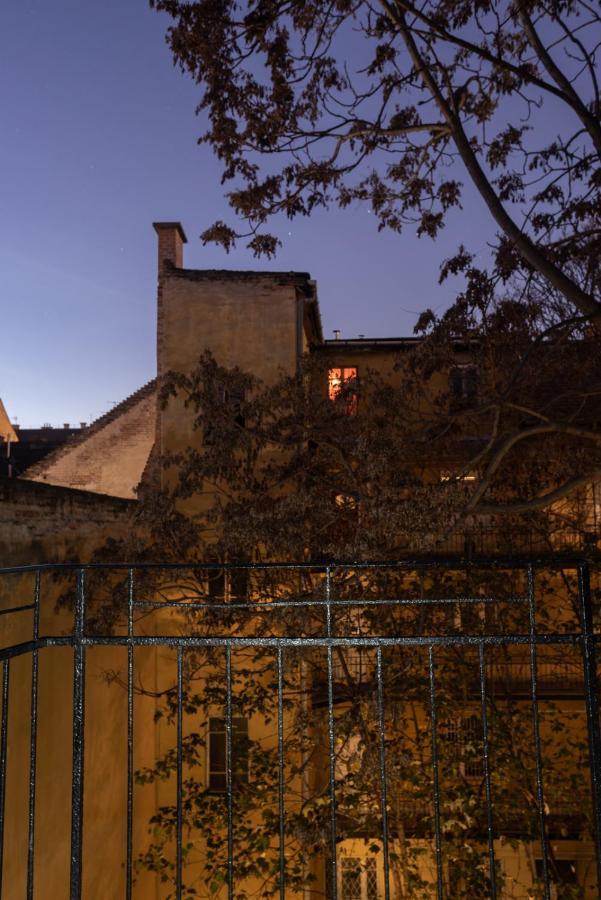Cozy & Quiet Apartment Near Kiraly Street Free Parking, Ac, Perfect For 4 Guests! Budapest Exteriör bild